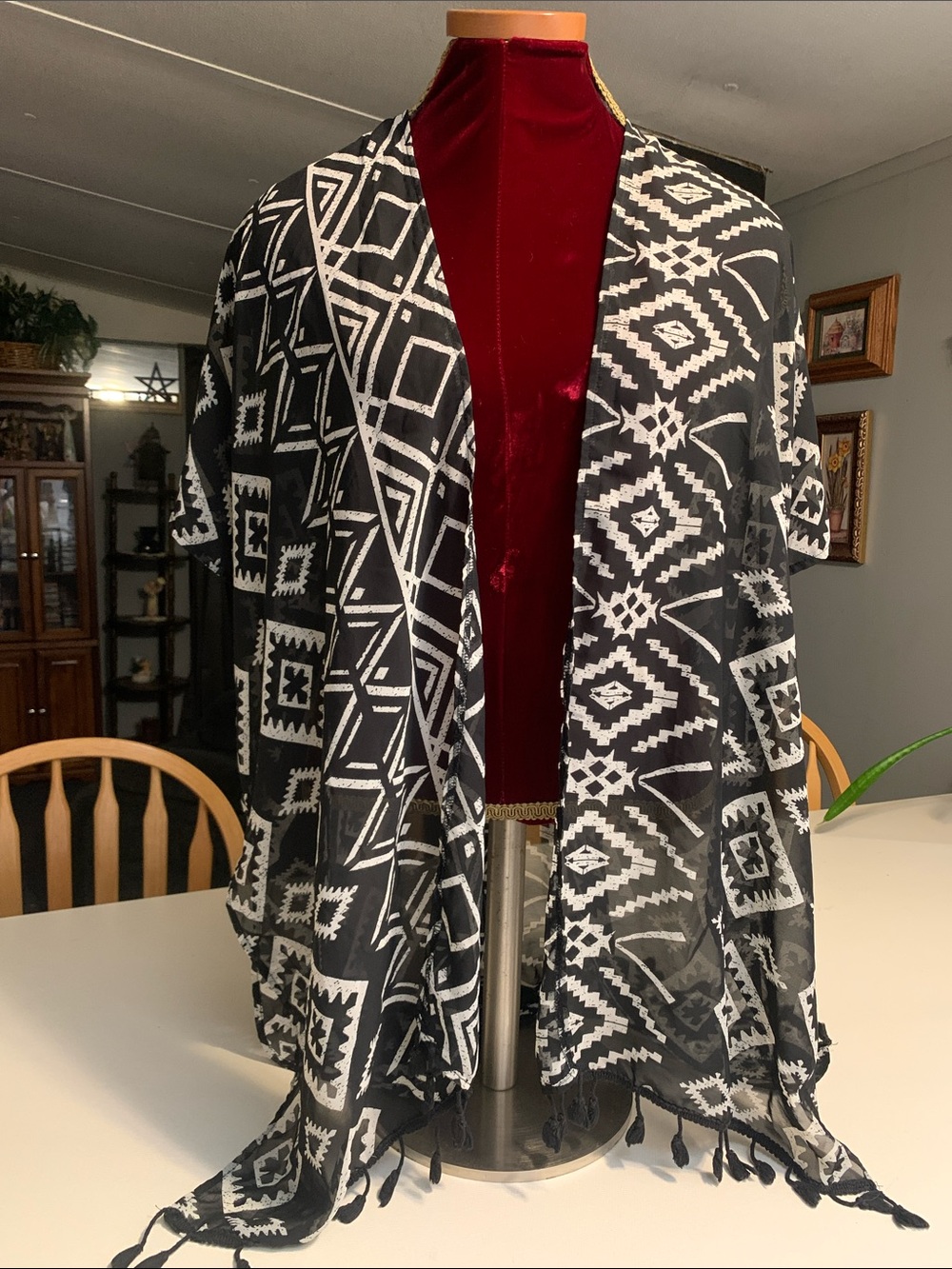 Black and White Aztec Print Kimono Cover-Up/Cardigab